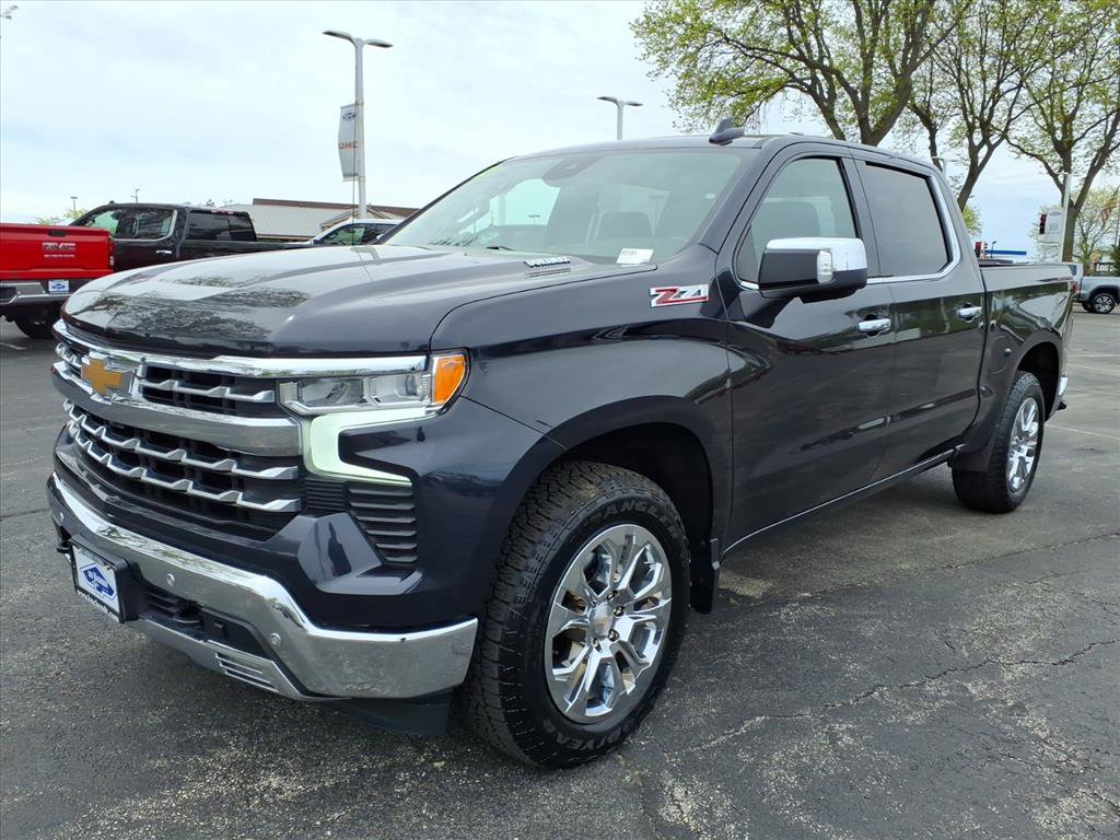Used 2022 Chevrolet Silverado 1500 LTZ w/ Z71 Off-Road Package AWD/4WD image 3