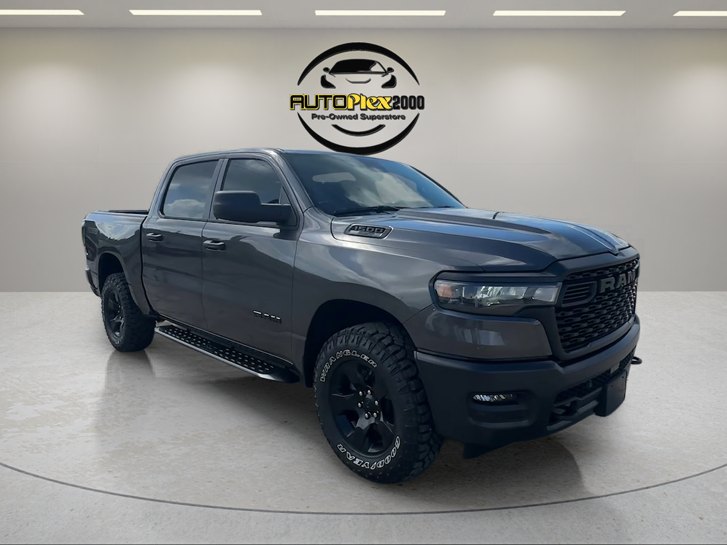 Used 2025 RAM 1500 Warlock AWD/4WD video 1