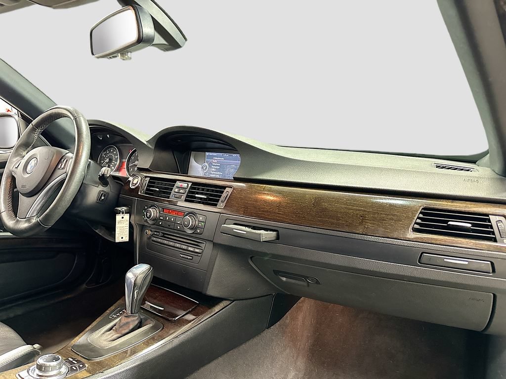 Used 2013 BMW 335i Convertible RWD image 33