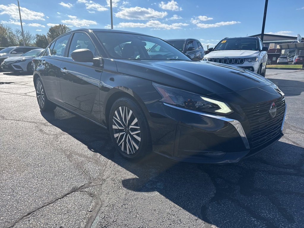 Used 2024 Nissan Altima 2.5 SV image 8