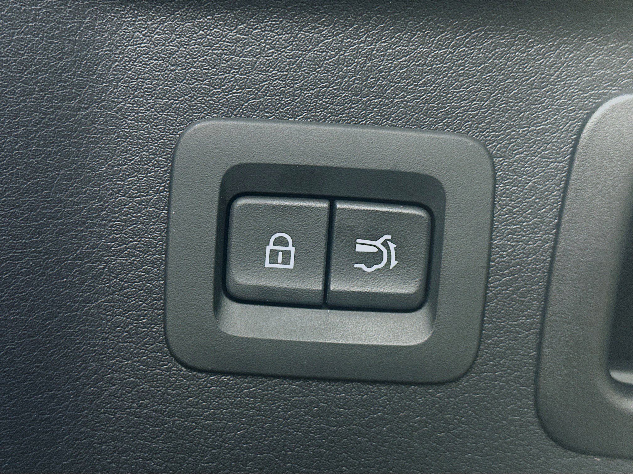 Used 2024 MAZDA CX-90 Plug-In Hybrid w/ Preferred image 33