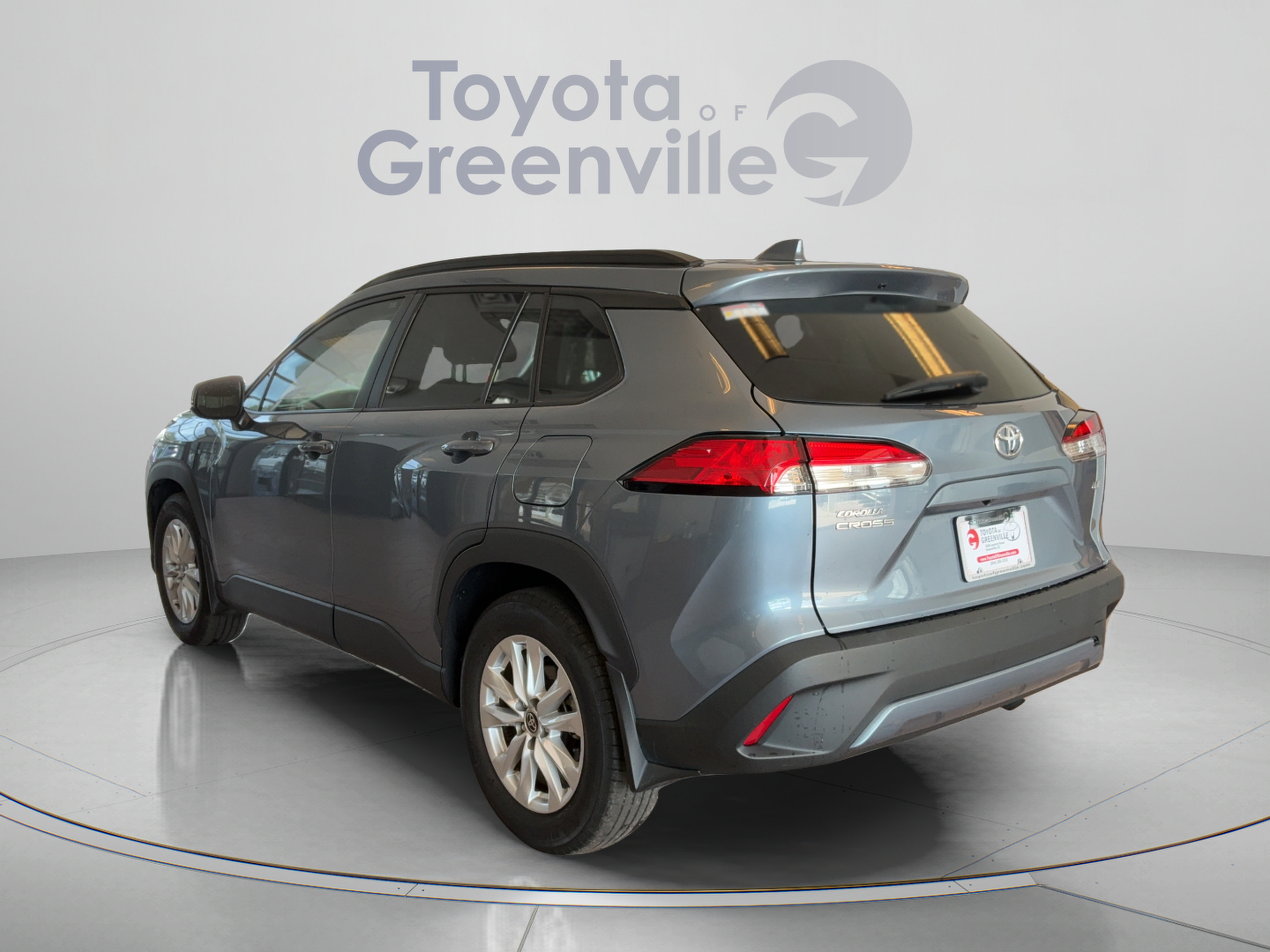 Certified 2024 Toyota Corolla Cross LE w/ Moonroof Package FWD image 4