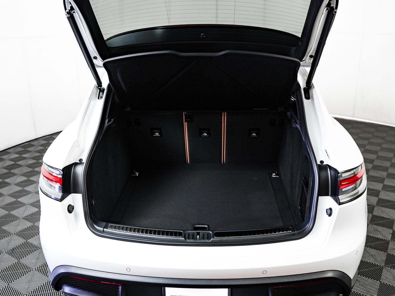 New 2026 Porsche Macan image 28