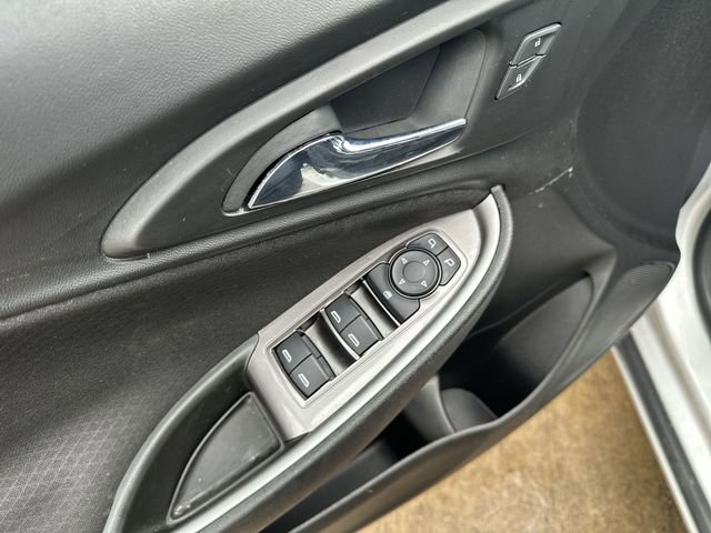 Used 2021 Chevrolet Malibu LS image 24