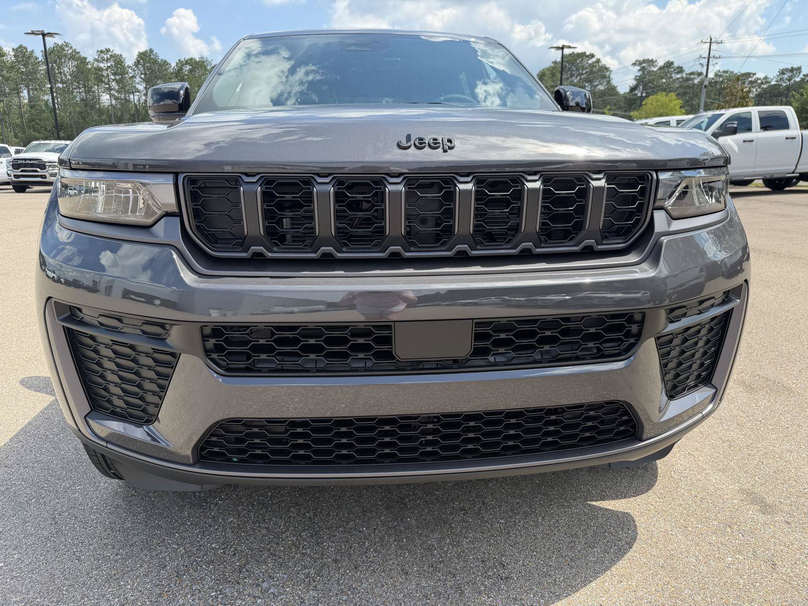 New 2026 Jeep Grand Cherokee Altitude RWD image 25