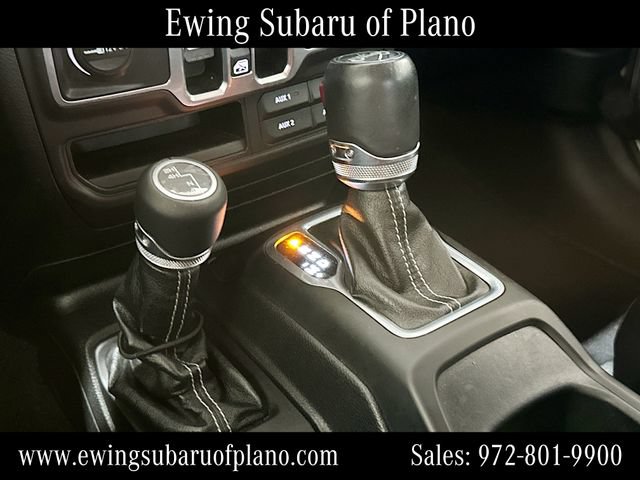 Used 2018 Jeep Wrangler Unlimited Sahara AWD/4WD image 17