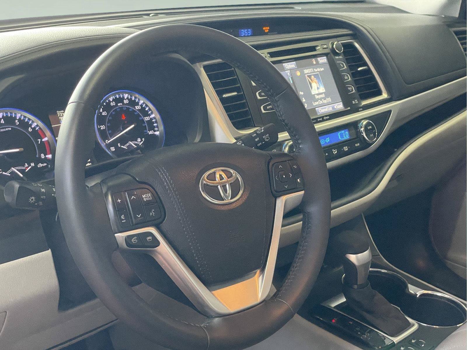 Used 2016 Toyota Highlander XLE AWD/4WD image 13
