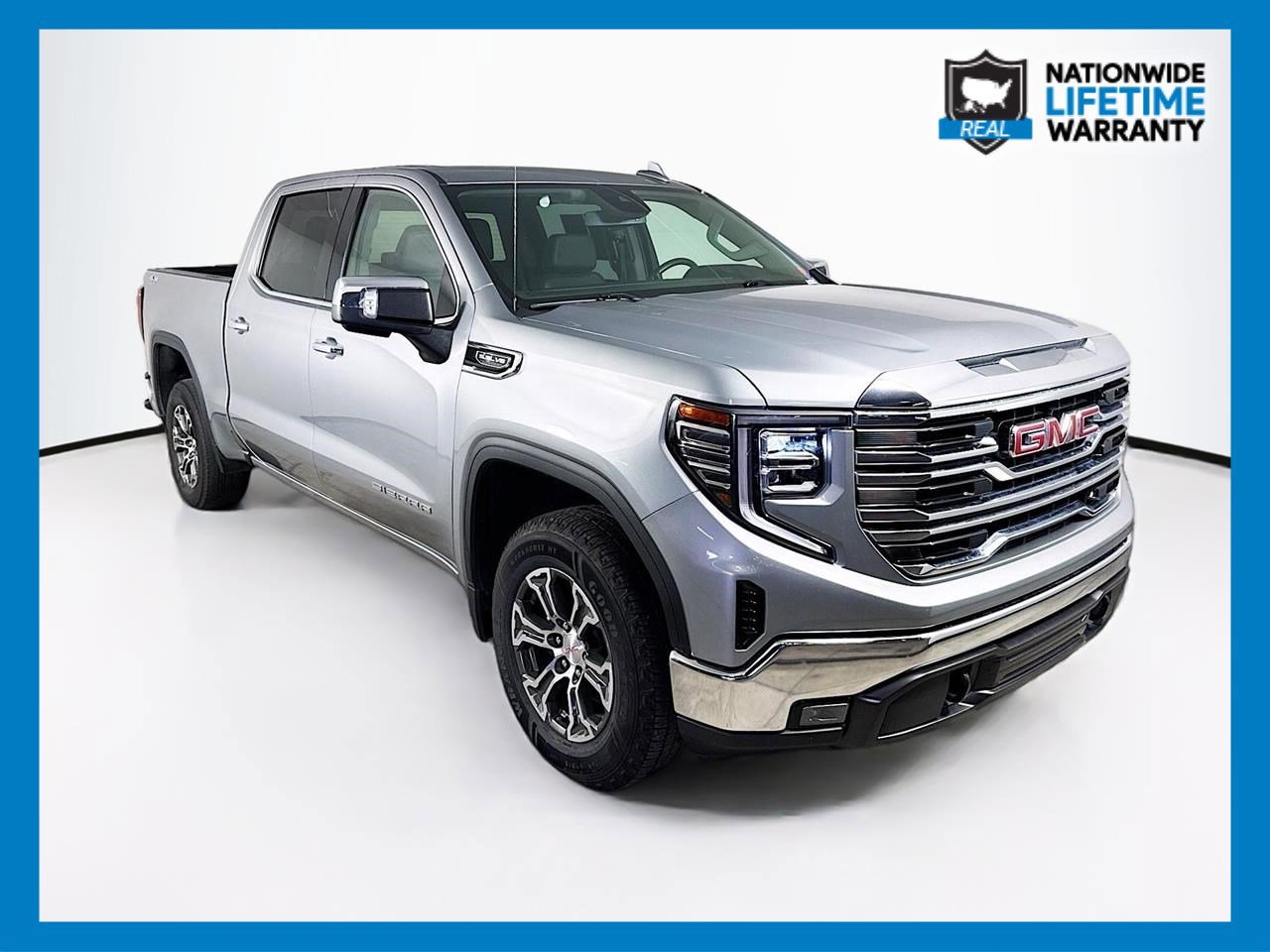 Used 2025 GMC Sierra 1500 SLT image 1