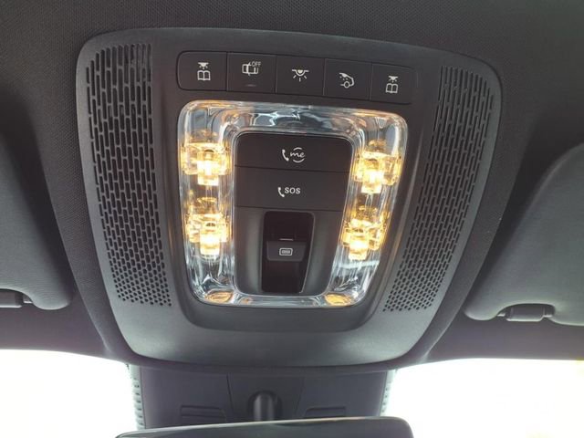 Used 2024 Mercedes-Benz GLB 250 4MATIC image 27