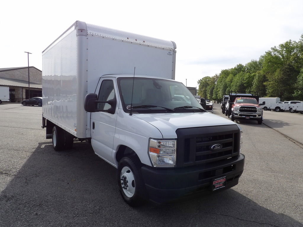 Used 2024 Ford E-350 and Econoline 350 Super Duty w/ Driver's Safety Package RWD image 11