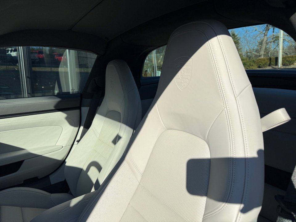 Certified 2022 Porsche 911 Targa 4 GTS image 12