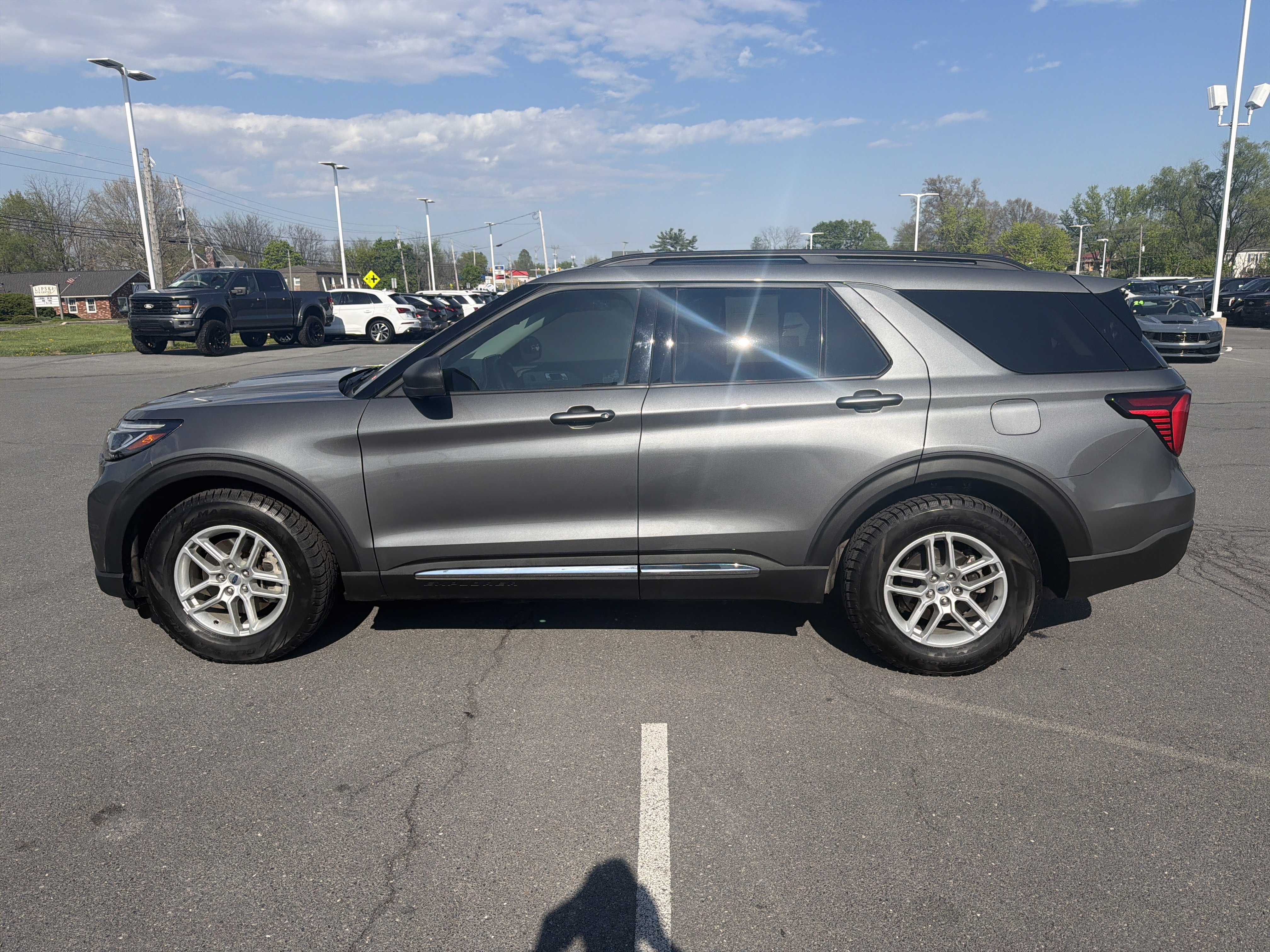 Used 2025 Ford Explorer Active w/ Active Comfort Package RWD image 7
