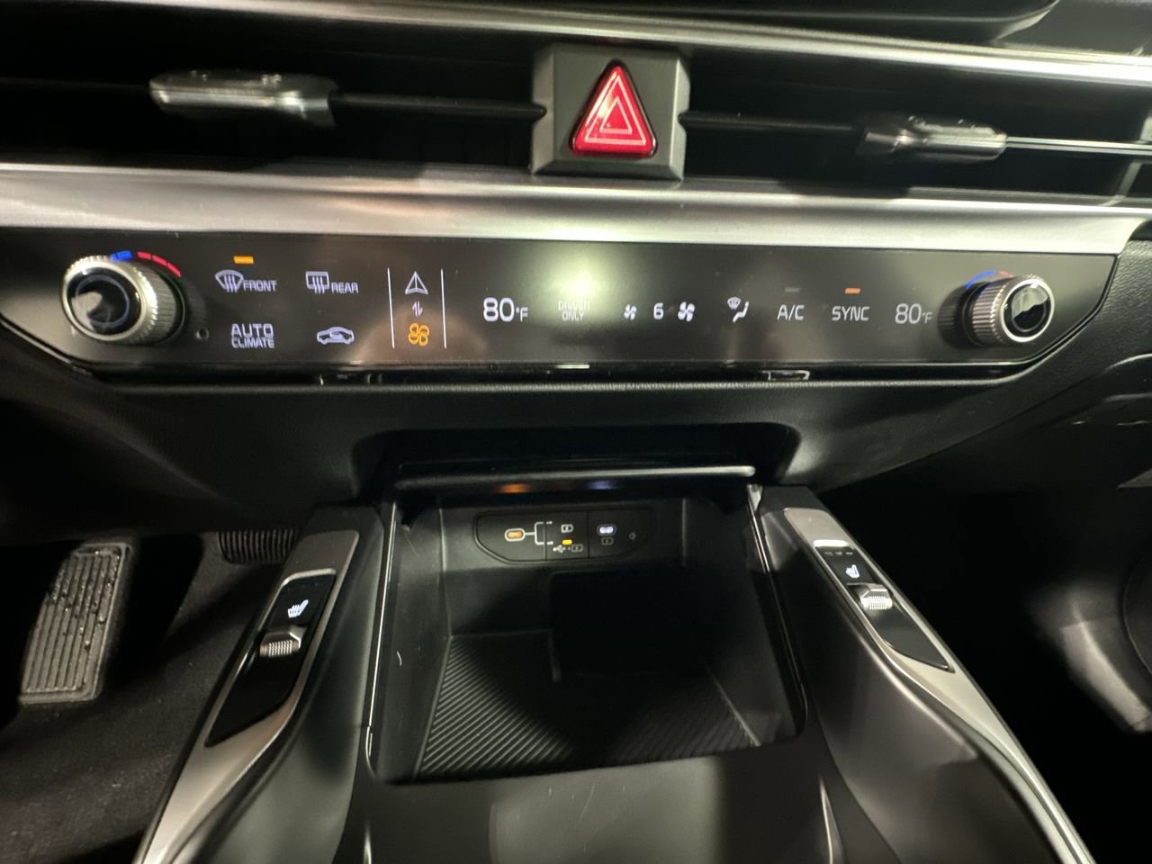 Certified 2025 Kia Sorento EX w/ EX Panoramic Sunroof Package AWD/4WD image 23