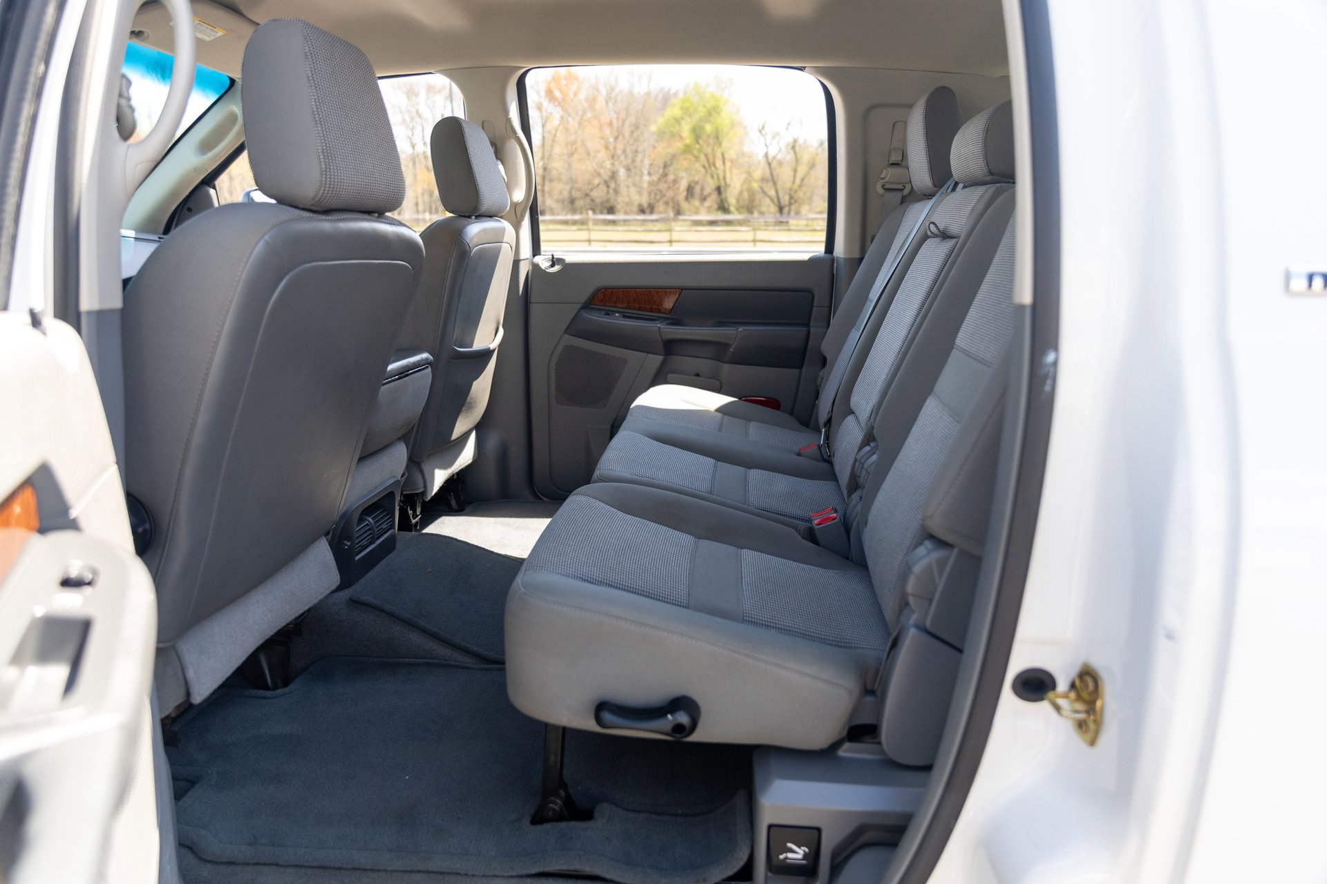 Used 2006 Dodge Ram 2500 Truck SLT w/ Light Group image 26