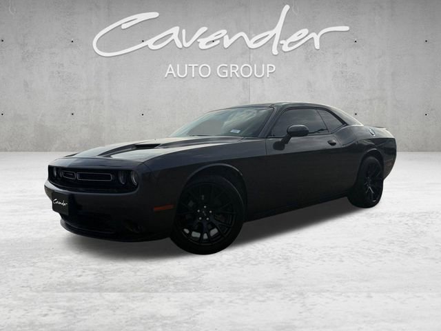 Used 2020 Dodge Challenger SXT w/ Driver Convenience Group RWD image 1