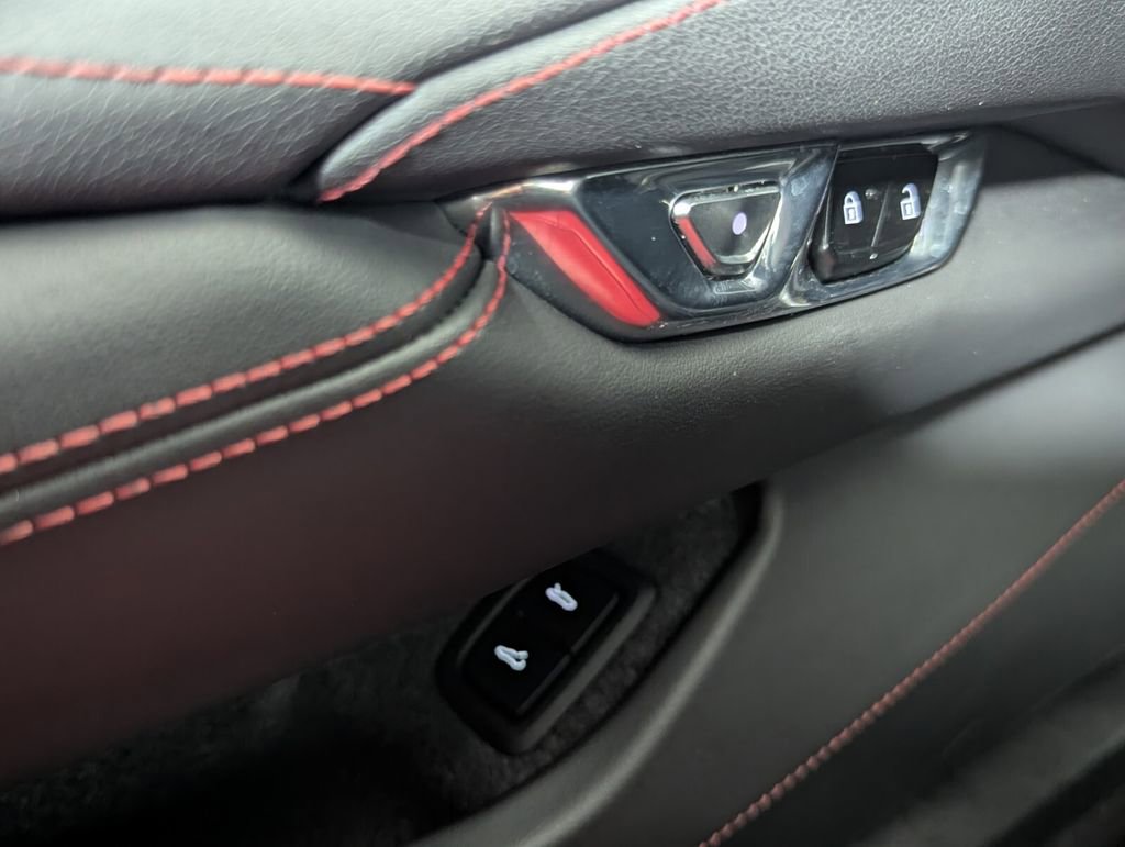 Used 2020 Chevrolet Corvette Stingray Convertible w/ Battery Protection Package RWD image 20