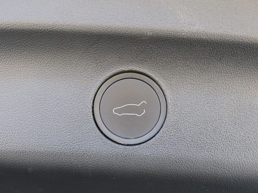 Used 2024 Tesla Model Y Long Range image 22