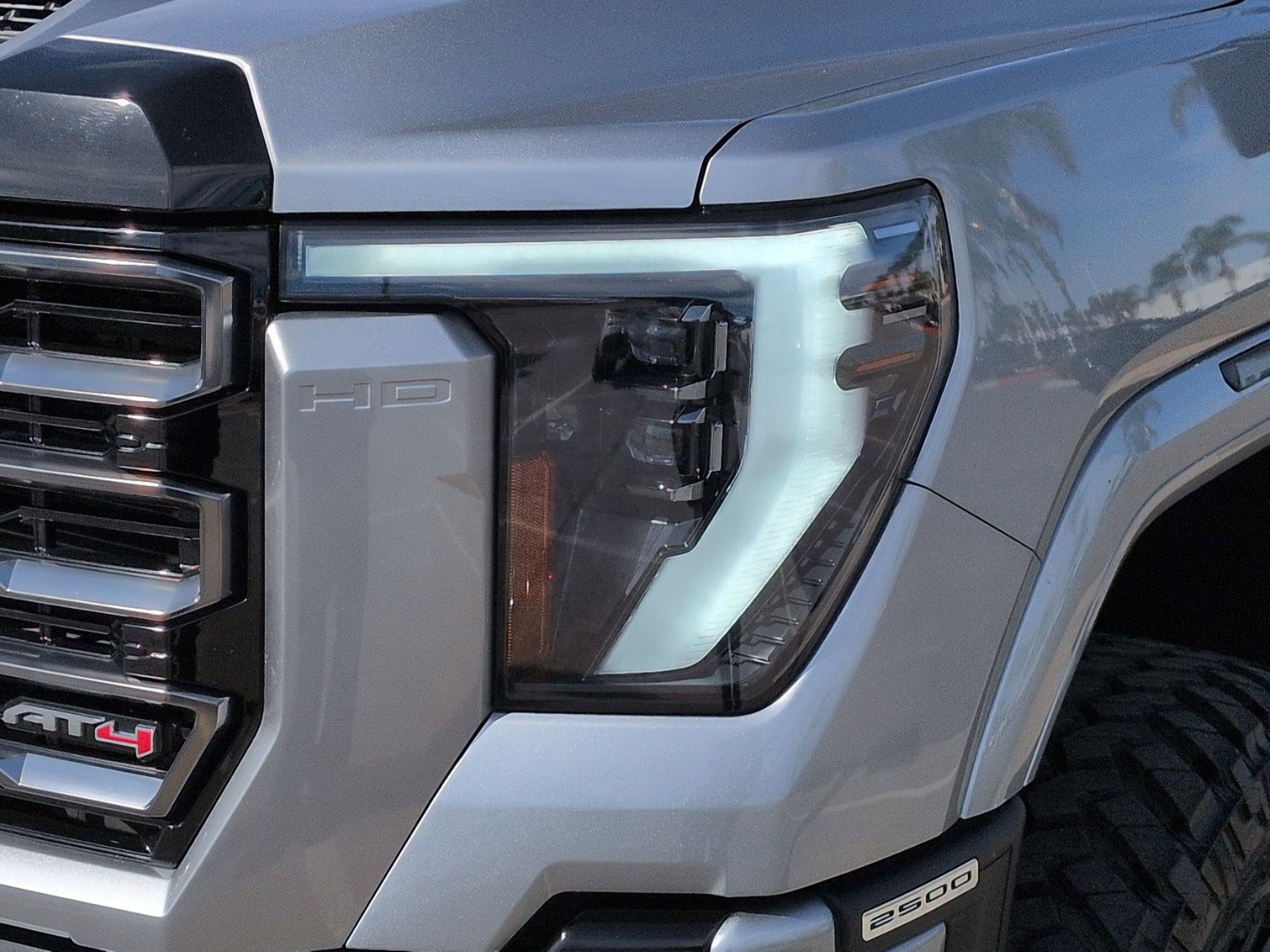 Used 2024 GMC Sierra 2500 AT4 w/ AT4 Premium Plus Package AWD/4WD image 6