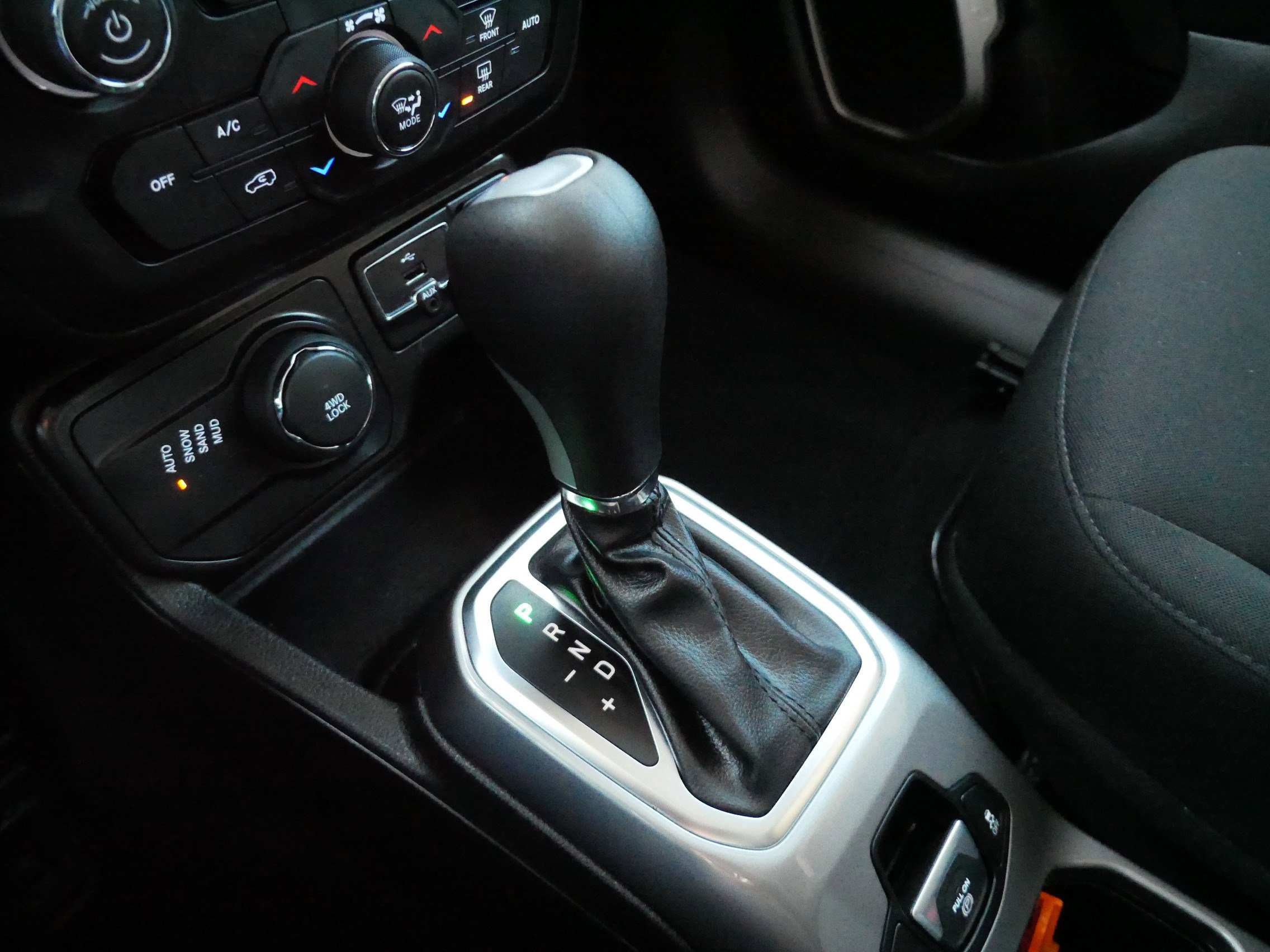 Used 2022 Jeep Renegade Latitude w/ Convenience Group AWD/4WD image 22