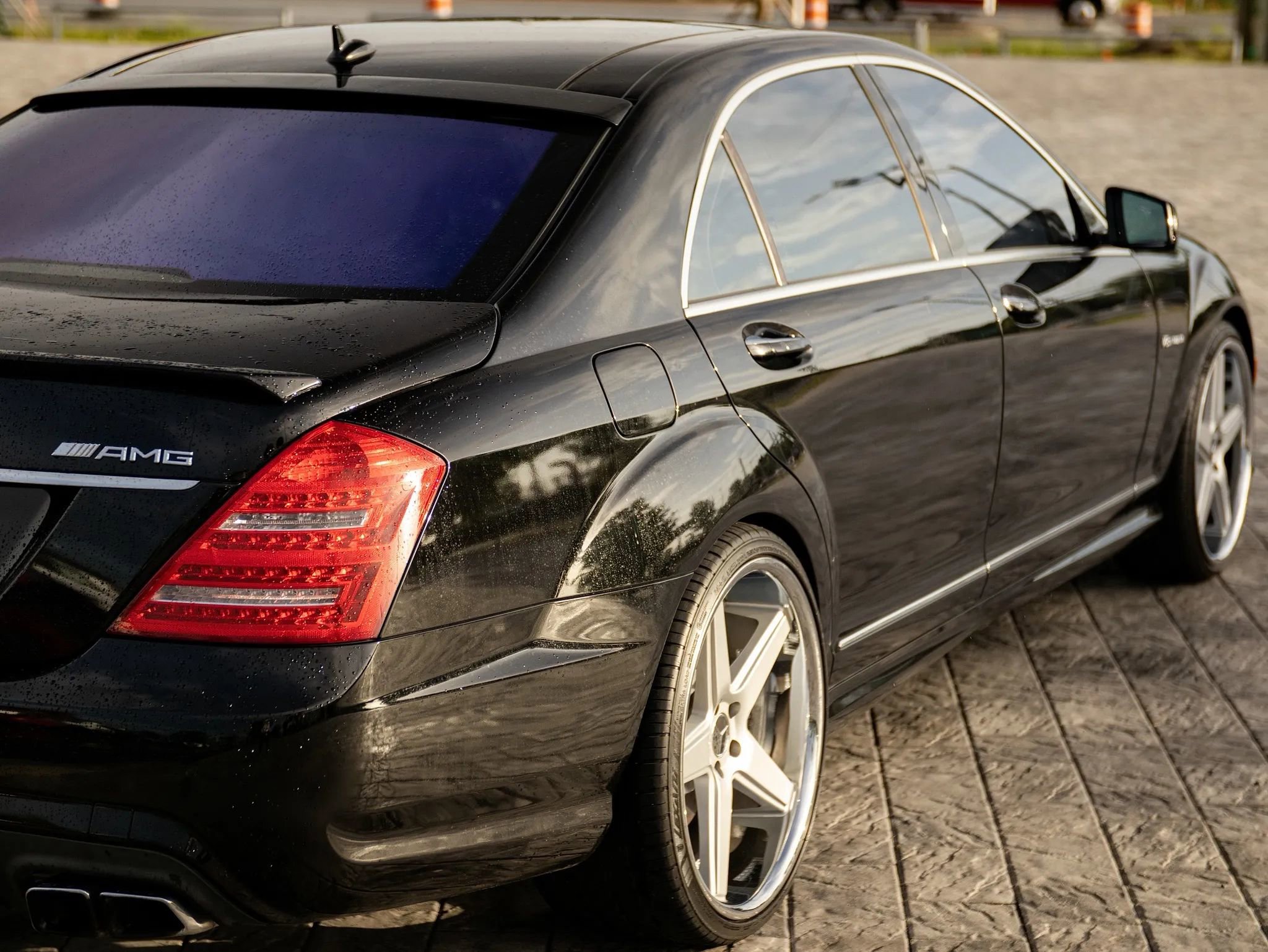 Used 2011 Mercedes-Benz S 63 AMG w/ AMG Performance Pkg image 10