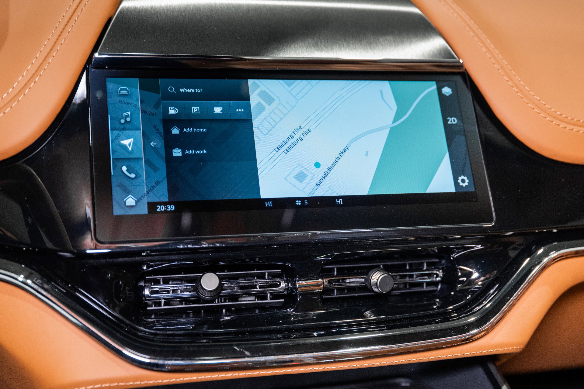 New 2026 Aston Martin DBX 707 image 28