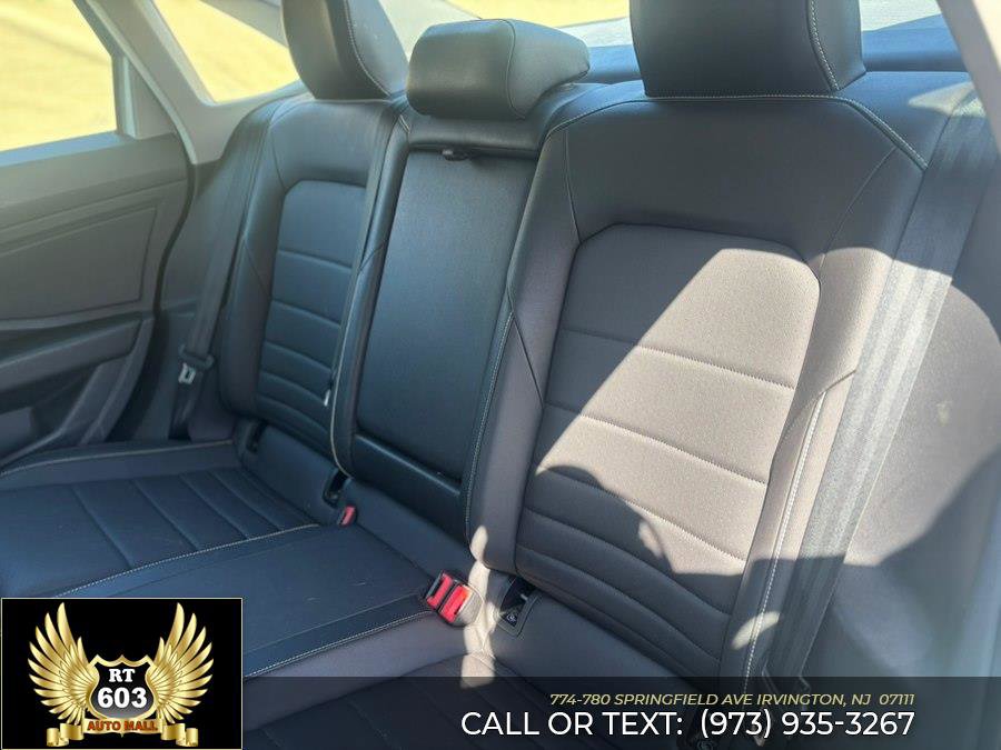 Used 2024 Volkswagen Jetta SE image 7