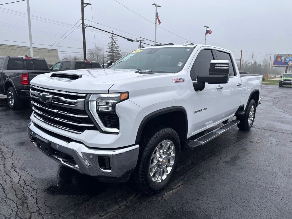 Used 2024 Chevrolet Silverado 3500 LTZ w/ LTZ Premium Package image 10