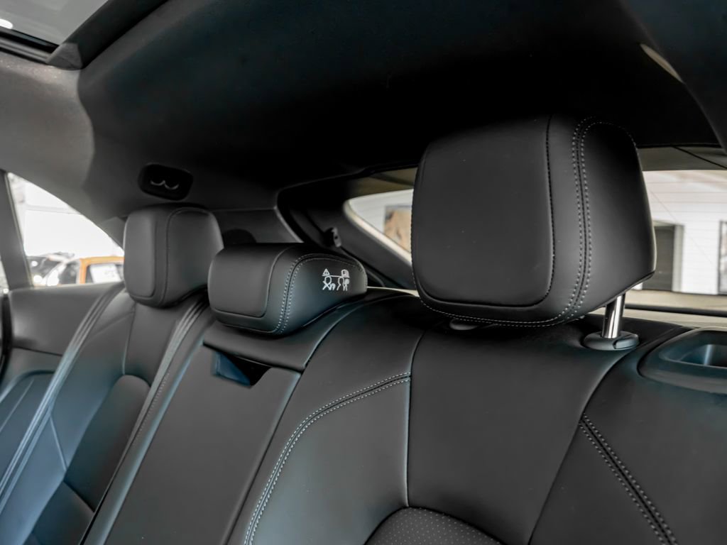 Certified 2024 Porsche Macan 4 Electric image 26