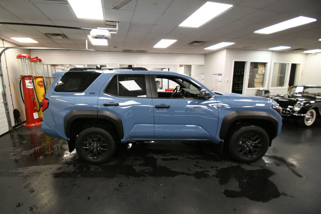 Used 2025 Toyota 4Runner SR5 image 8