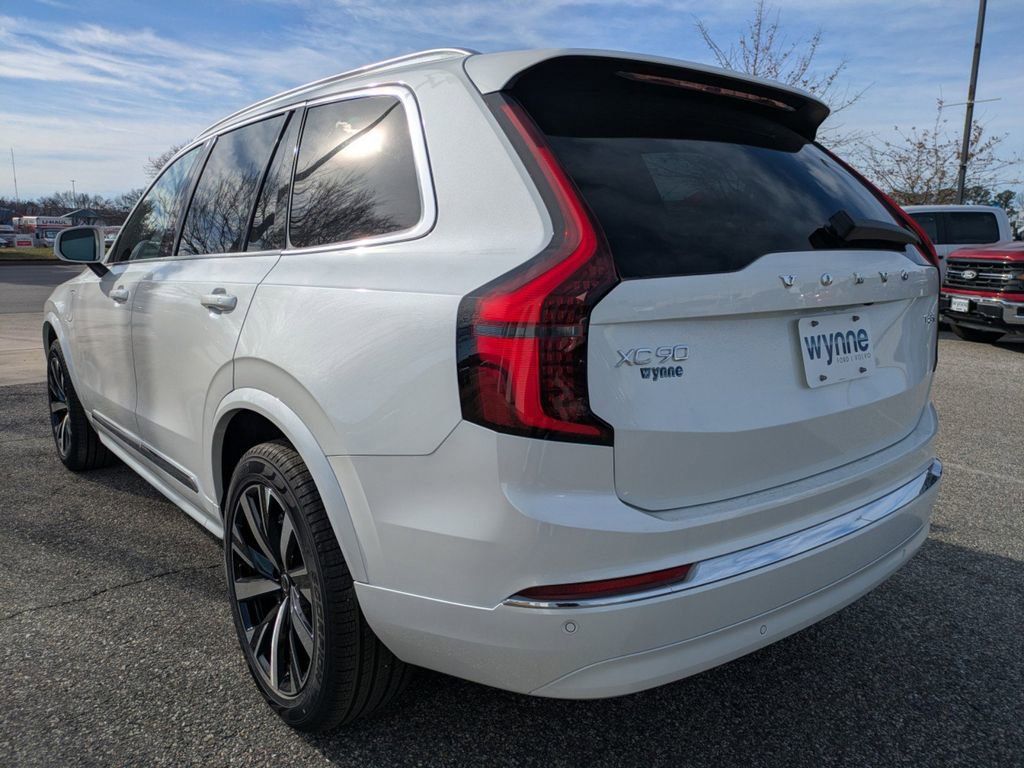 New 2025 Volvo XC90 T8 Core w/ Climate Package AWD/4WD image 6