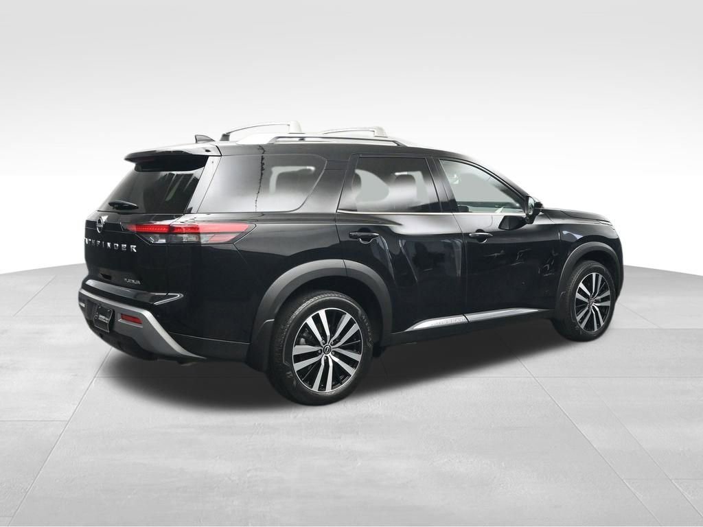 Used 2024 Nissan Pathfinder Platinum FWD image 5
