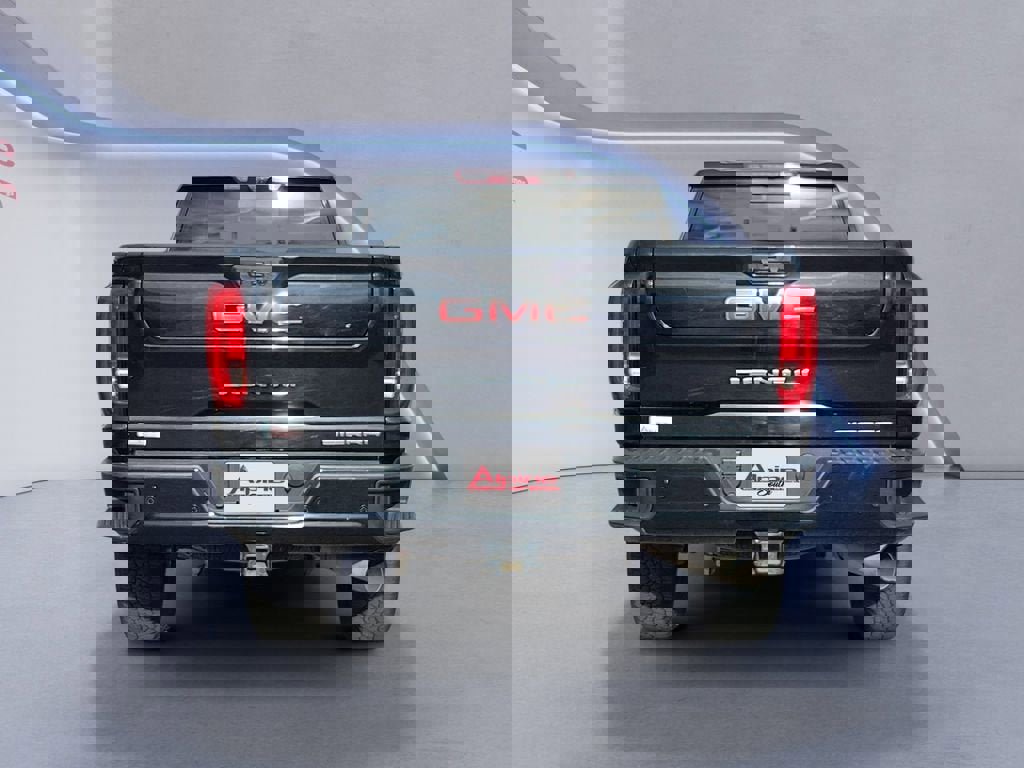 Used 2023 GMC Sierra 2500 Denali w/ Denali Black Diamond Edition image 4