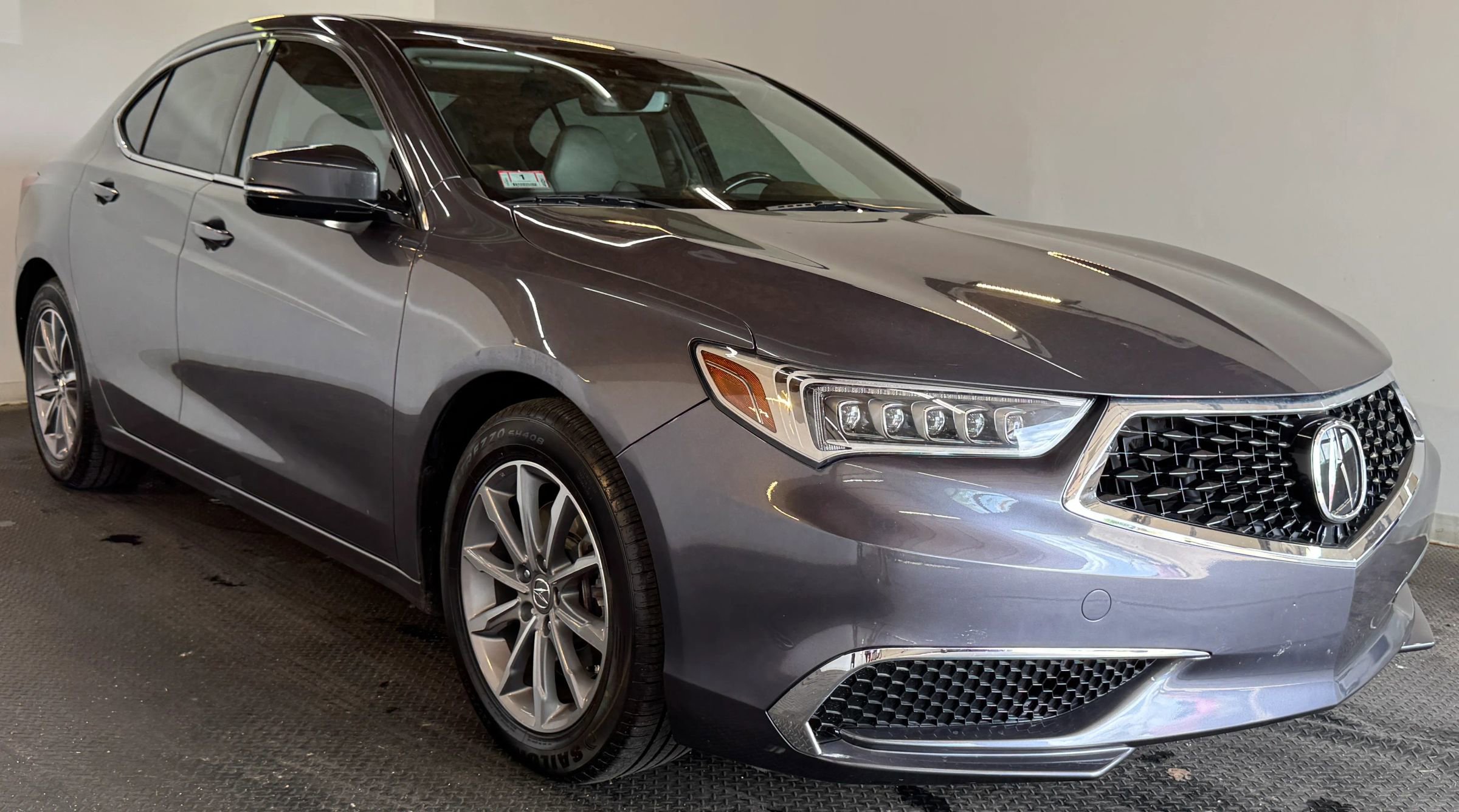 Used 2018 Acura TLX w/ Technology Package image 4
