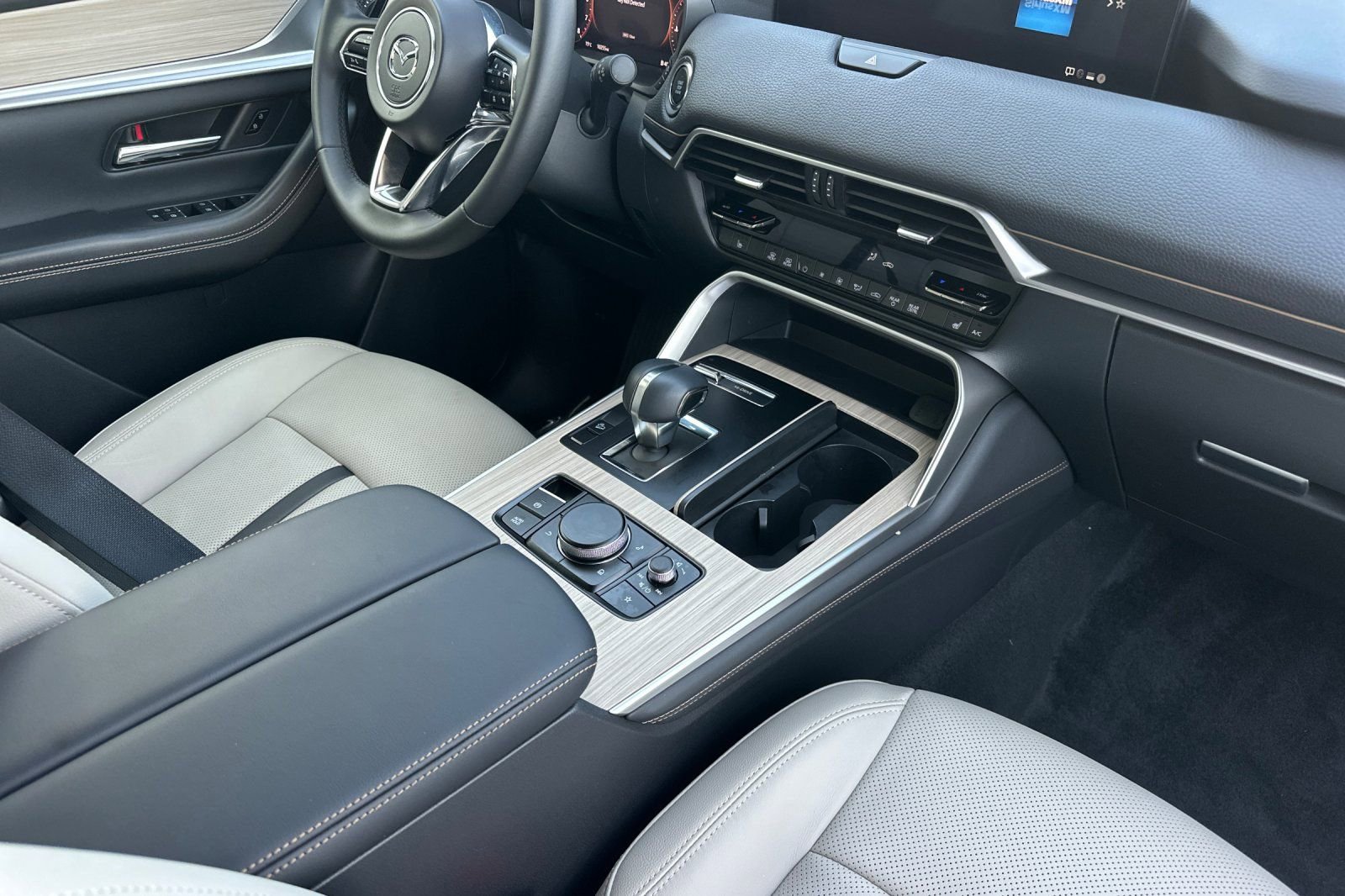 Certified 2025 MAZDA CX-70 3.3 Turbo w/ Premium Package image 16