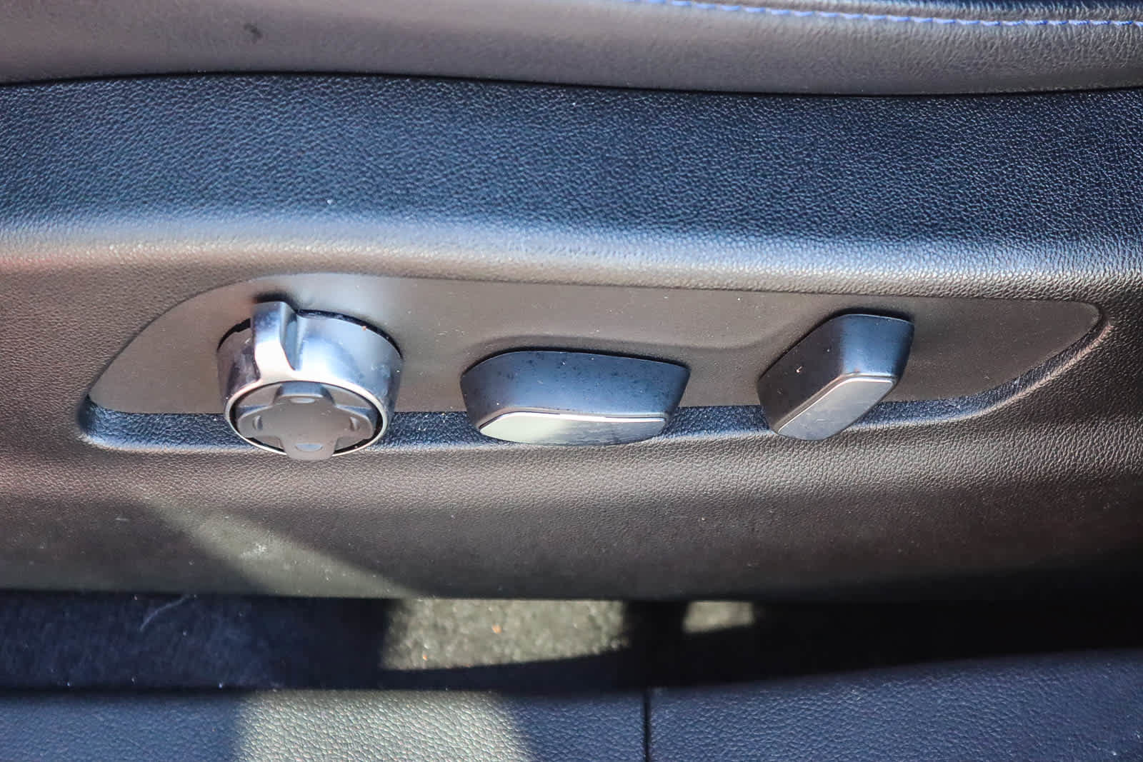 Used 2024 Cadillac XT4 Sport w/ Technology Package image 20