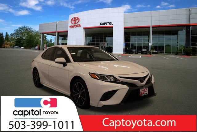 Used 2020 Toyota Camry SE w/ Carpet Mat Package FWD image 1