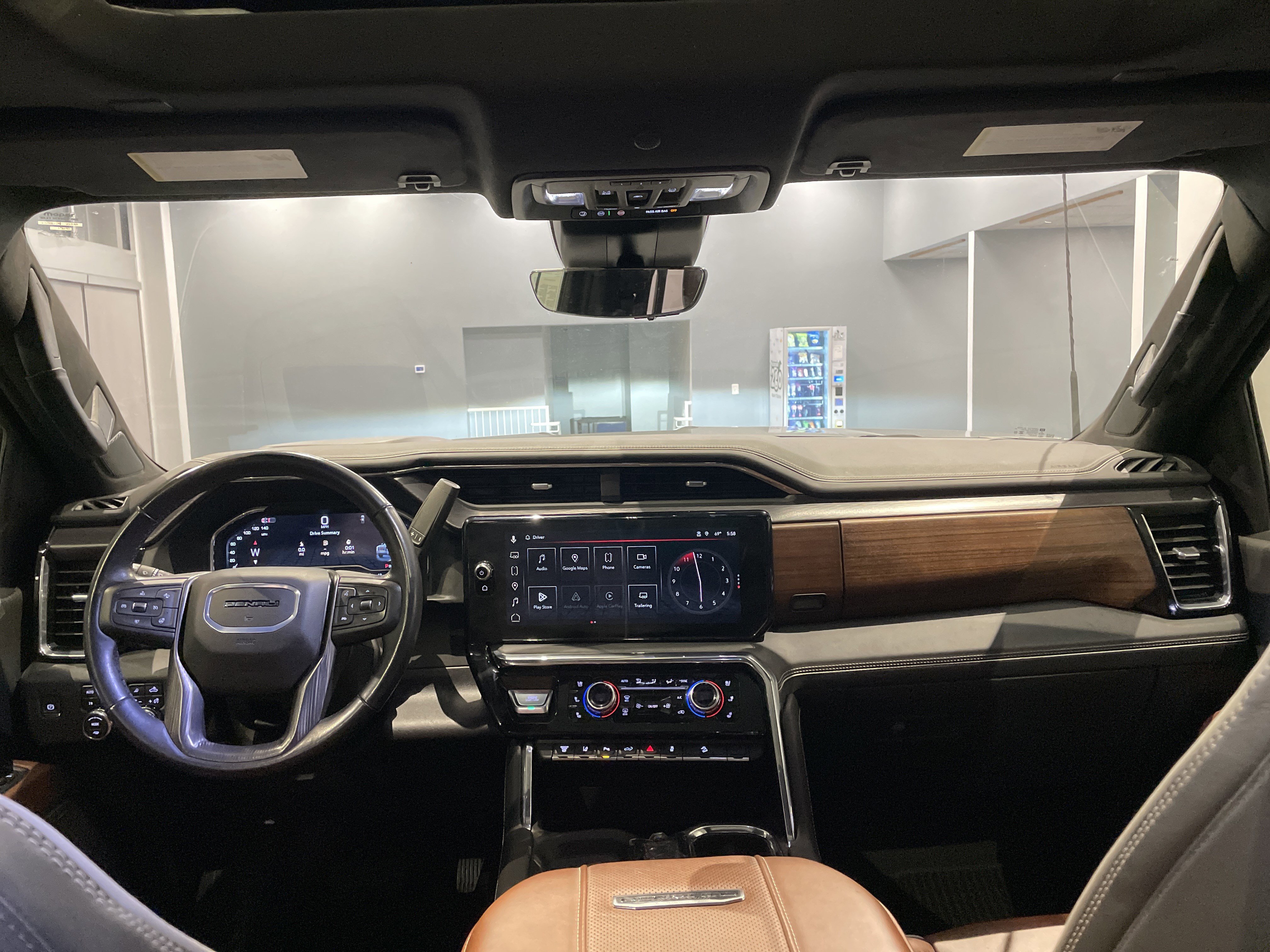 Used 2025 GMC Sierra 2500 Denali Ultimate image 35