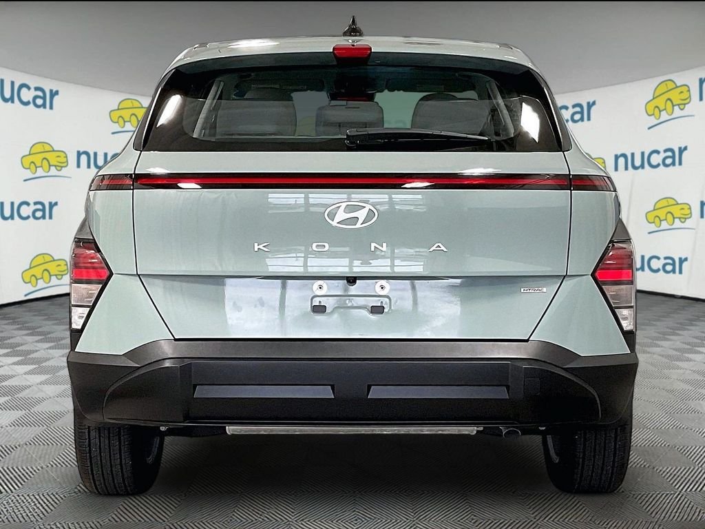 Certified 2024 Hyundai Kona SE AWD/4WD image 5