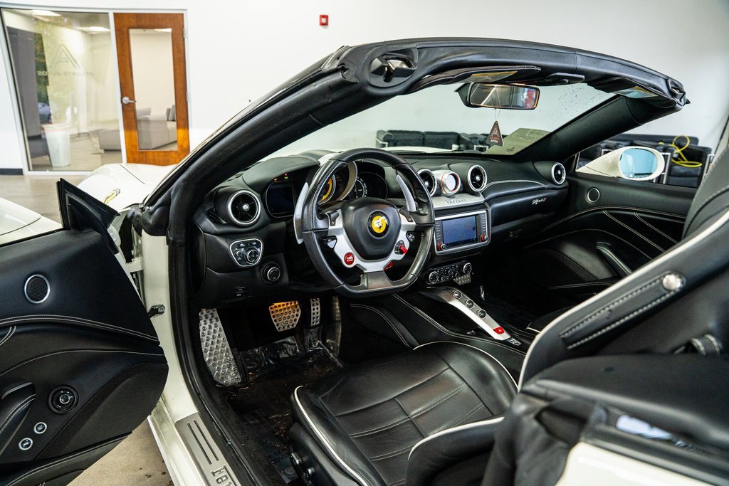 Used 2016 Ferrari California T image 37