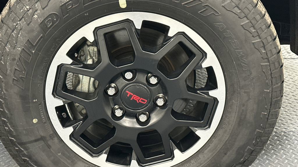 Certified 2024 Toyota Tacoma TRD Off-Road image 16