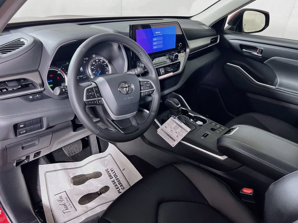 Certified 2026 Toyota Highlander XLE AWD/4WD image 9