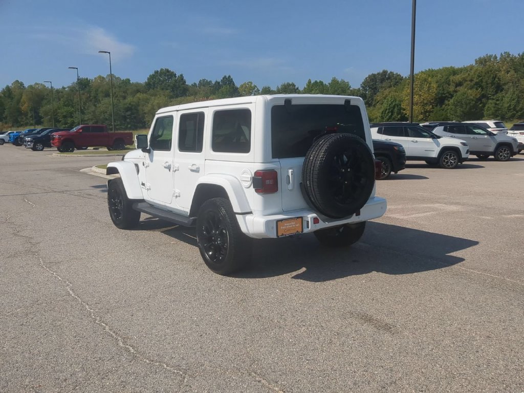 Certified 2023 Jeep Wrangler Unlimited Sahara AWD/4WD image 3