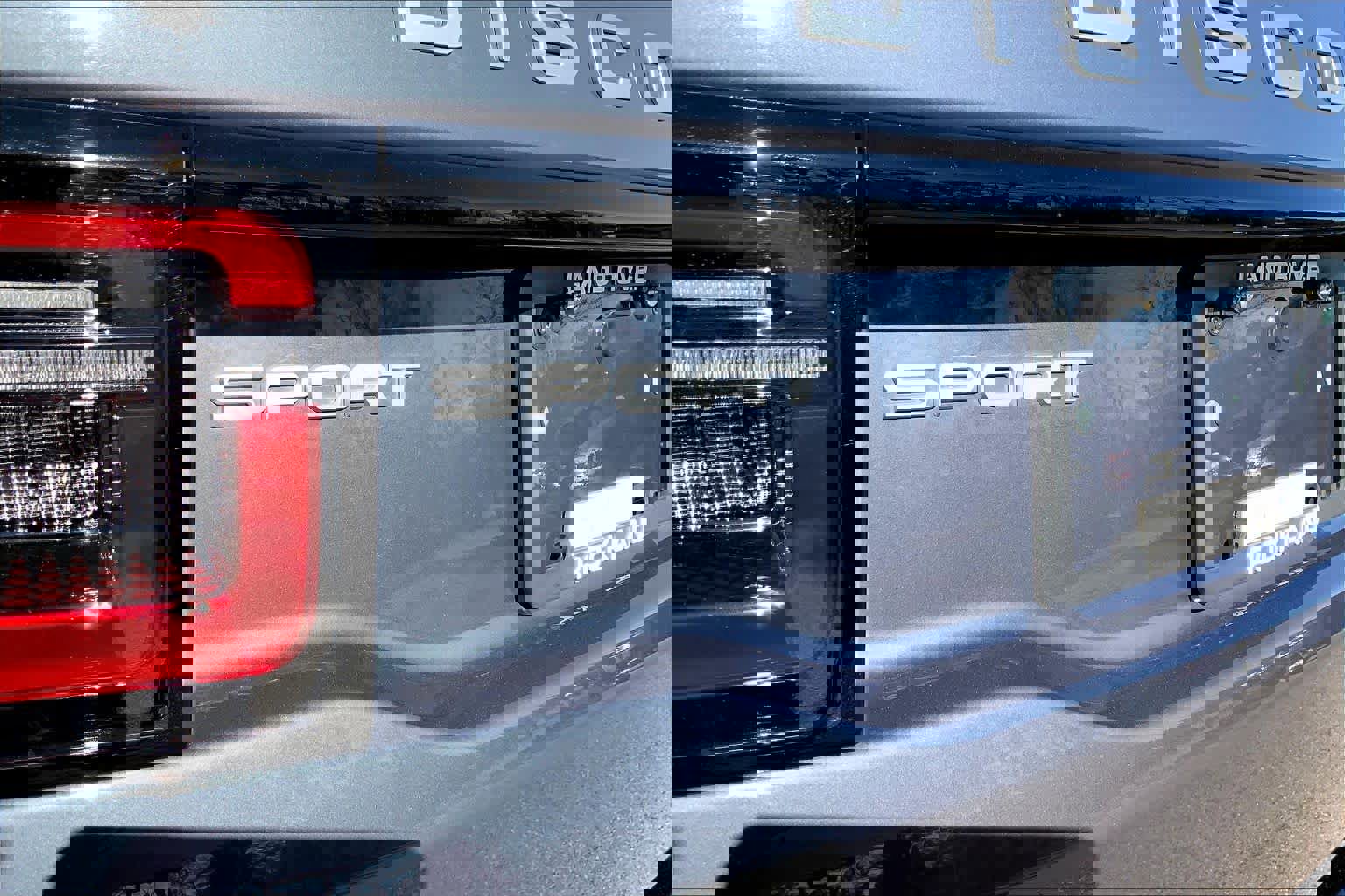 Used 2025 Land Rover Discovery Sport S image 10