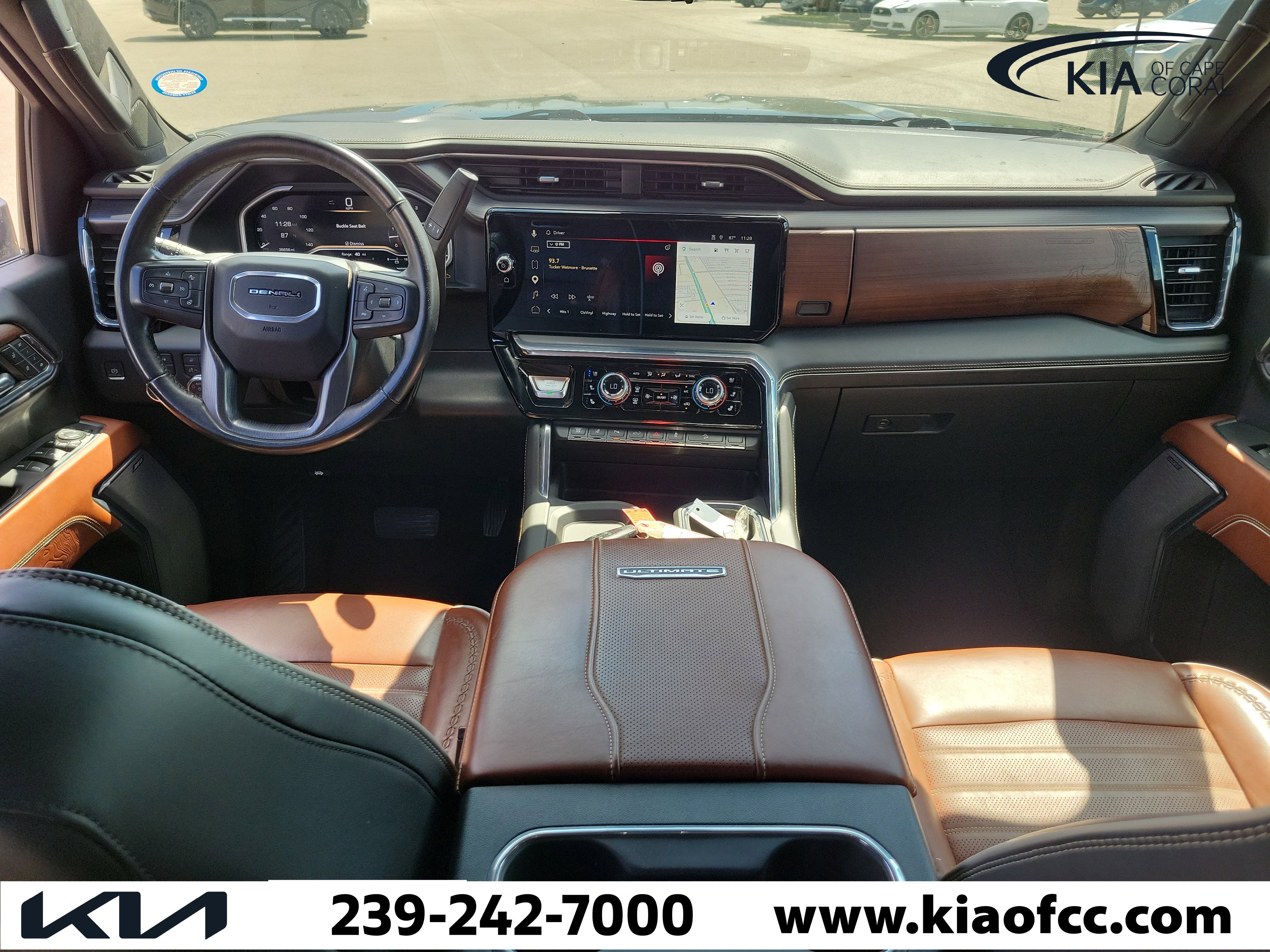 Used 2024 GMC Sierra 2500 Denali Ultimate w/ Snow Plow Prep/Camper Package AWD/4WD image 16