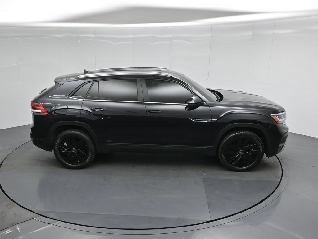 Used 2023 Volkswagen Atlas Cross Sport SE w/ Black Wheel Package AWD/4WD image 39