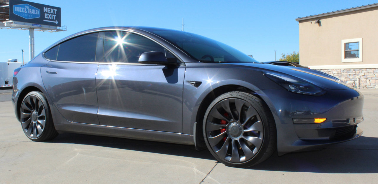 Used 2021 Tesla Model 3 Performance image 15