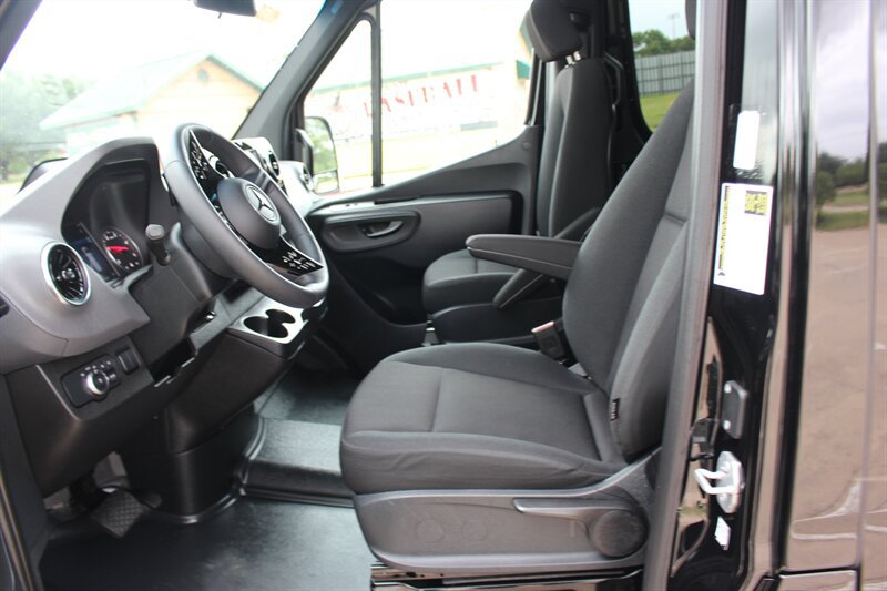 Used 2026 Mercedes-Benz Sprinter 2500 image 20