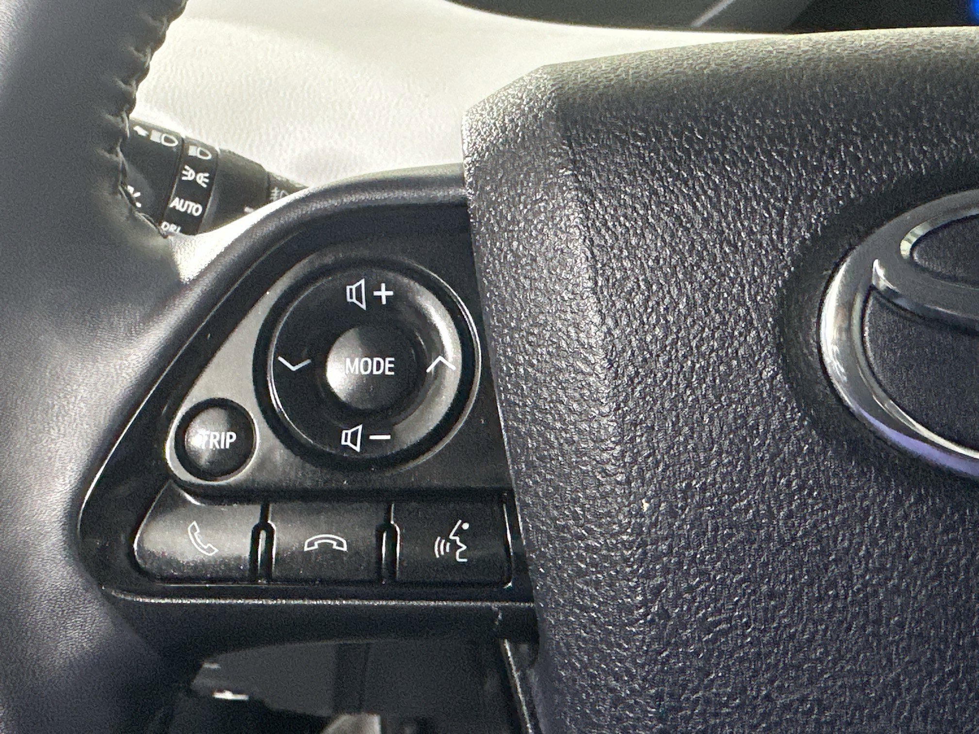 Used 2022 Toyota Prius Limited image 16