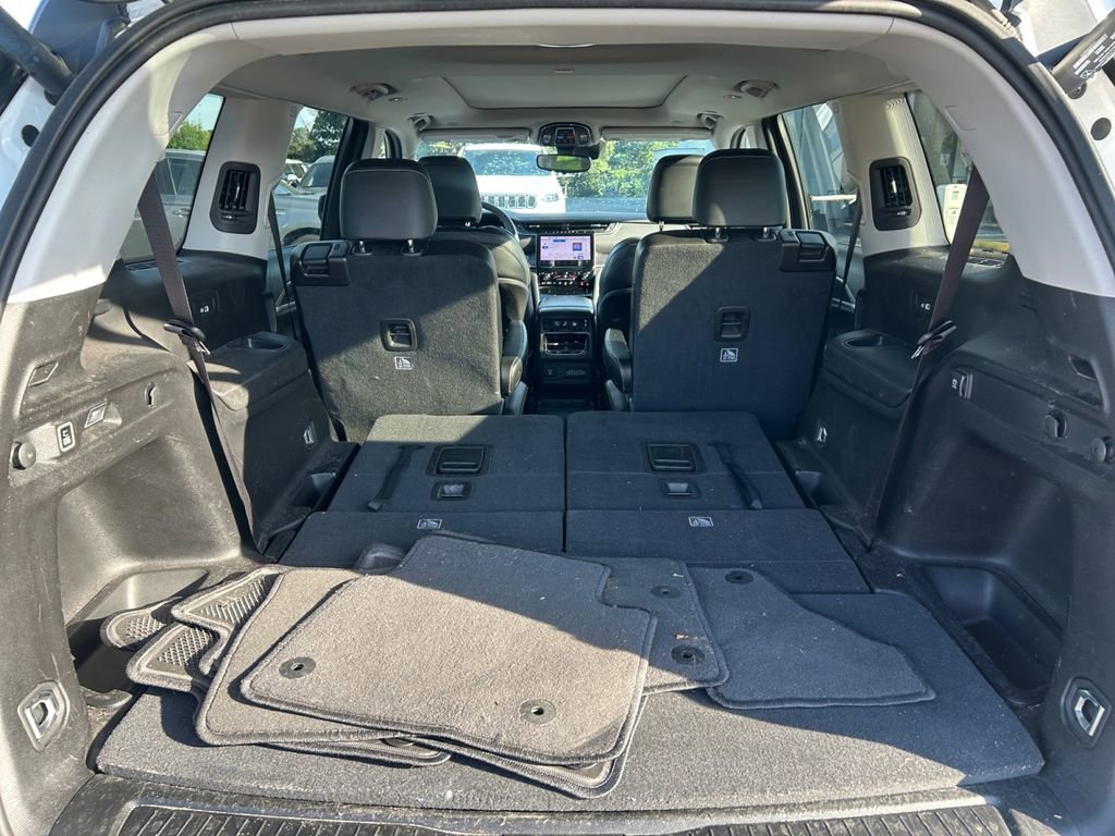 Used 2023 Jeep Grand Cherokee L Limited AWD/4WD image 18