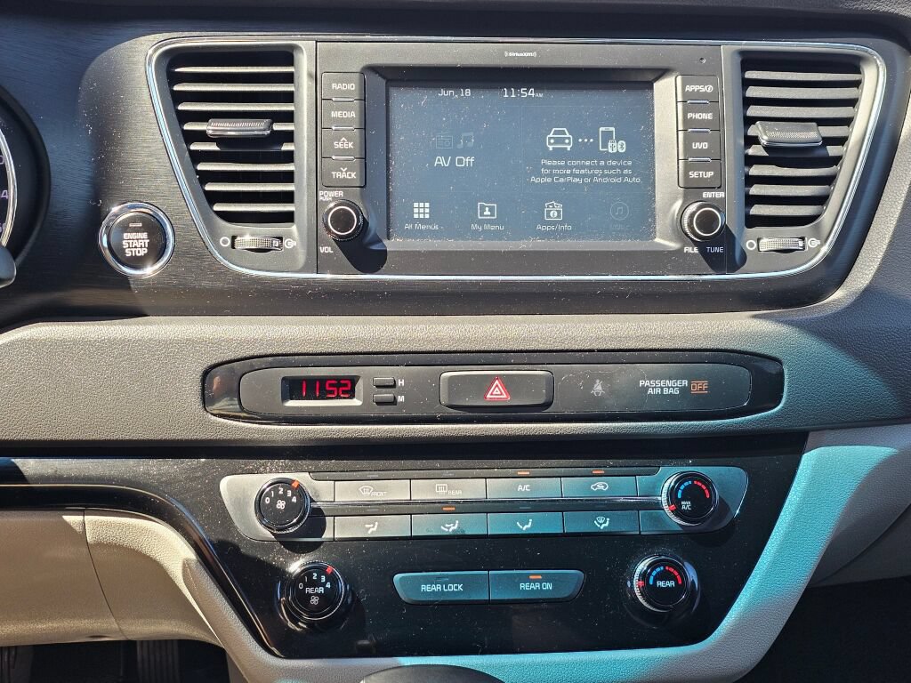 Used 2017 Kia Sedona LX w/ LX Essentials Premium Package FWD image 13